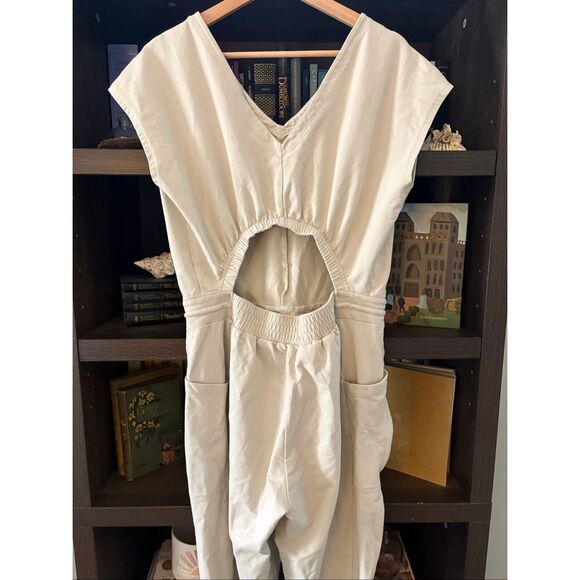 Patagonia Women’s Organic Cotton Beige Roaming Jumpsuit Size Medium - Picture 5 of 9